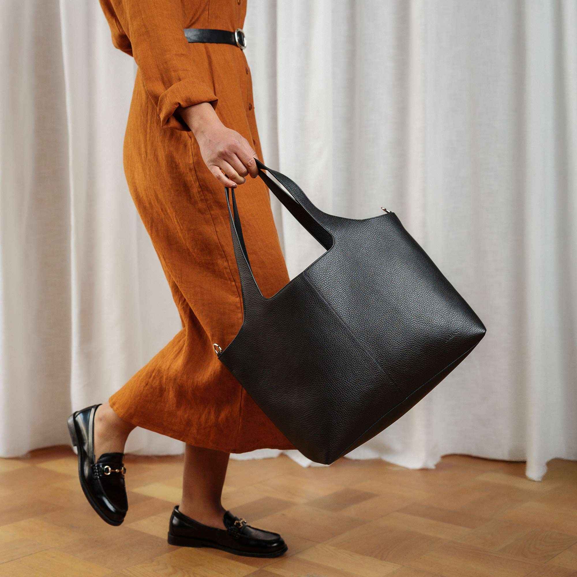 Aava Tote Bag (Black) - Image 2