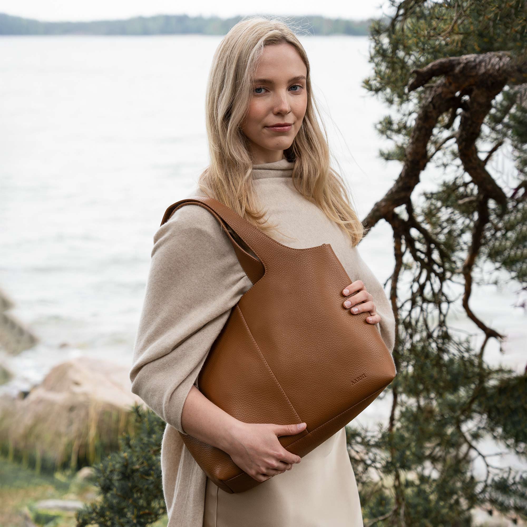 Aava Tote Bag (Cognac) - Image 2
